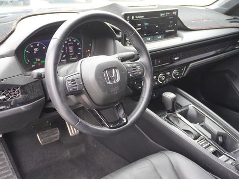 Used 2024 Honda Accord Sport image 4