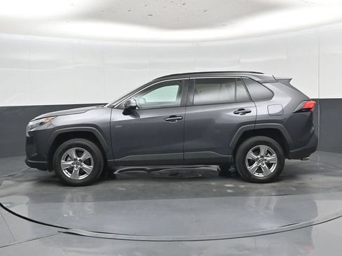 Used 2025 Toyota RAV4 XLE AWD/4WD image 32