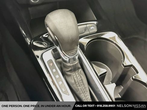 Used 2025 Chevrolet Trax LT w/ Driver Confidence Package FWD image 17
