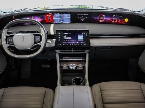 Used 2024 Lincoln Nautilus Reserve image 29