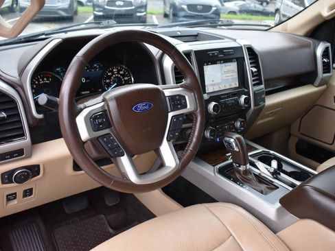 Used 2018 Ford F150 Lariat w/ Equipment Group 502A Luxury AWD/4WD image 10