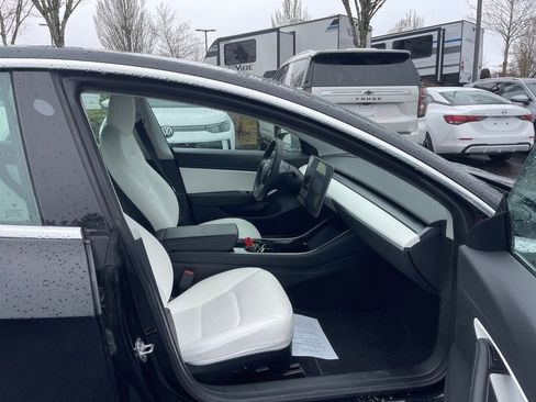 Used 2020 Tesla Model 3 Performance image 11