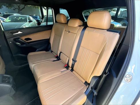 Certified 2023 Volkswagen Tiguan SE R-Line image 20