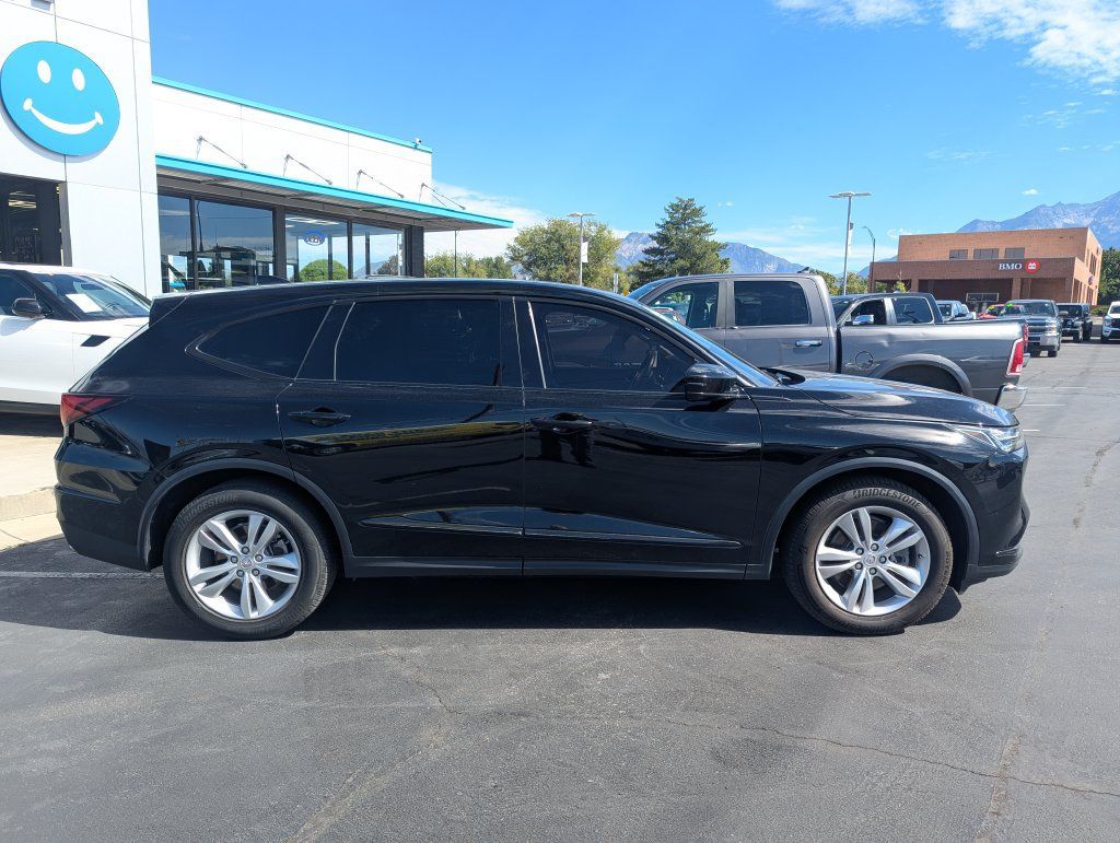 Used 2022 Acura MDX SH-AWD image 2