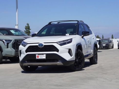 Used 2023 Toyota RAV4 XSE AWD/4WD image 4