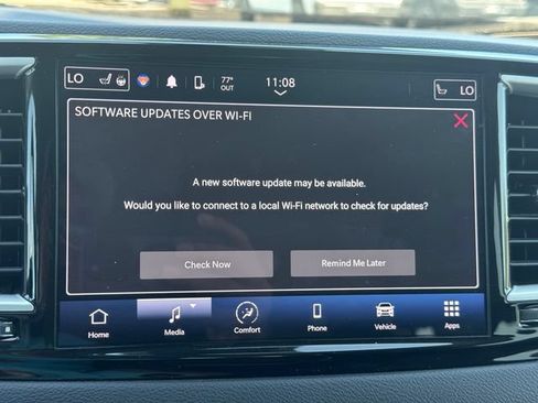 Certified 2024 Chrysler Pacifica Touring-L FWD image 28