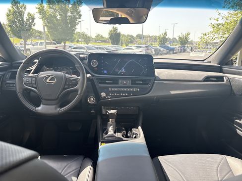 Used 2025 Lexus ES 350 w/ Accessory Package (Z2) FWD image 29