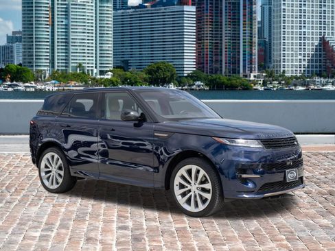 Used 2023 Land Rover Range Rover Sport SE Dynamic AWD/4WD image 3