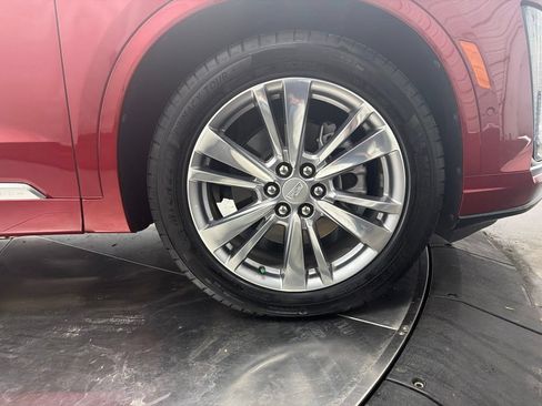 Used 2024 Cadillac XT6 Premium Luxury w/ Technology Package FWD image 9