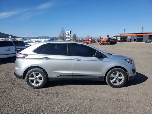 Used 2017 Ford Edge SE image 5
