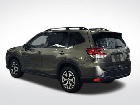 Used 2023 Subaru Forester Premium image 9