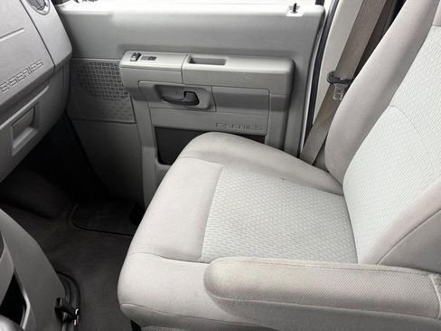 Used 2014 Ford E-350 and Econoline 350 XLT image 24