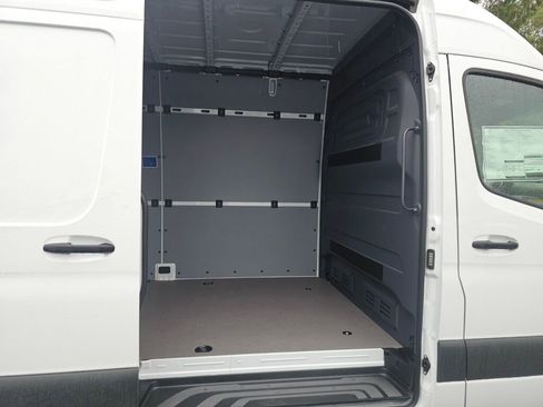 New 2025 Mercedes-Benz Sprinter 2500 image 17