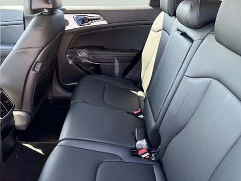 New 2026 Kia Sportage EX image 18