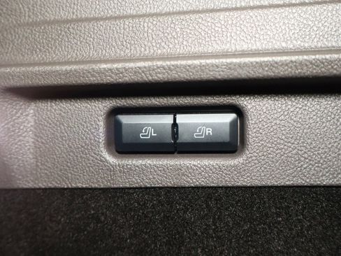 Used 2022 Lincoln Corsair FWD w/ Equipment Group 101A image 40