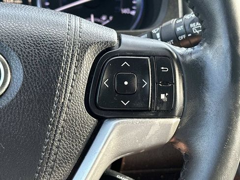 Used 2016 Toyota Highlander XLE FWD image 30