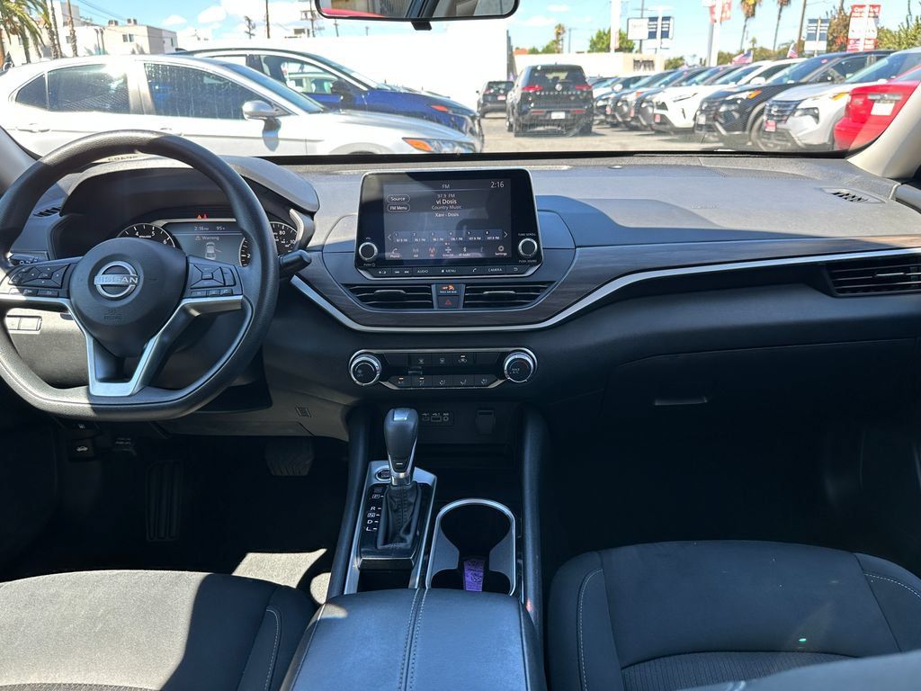 Used 2024 Nissan Altima 2.5 SV FWD image 20