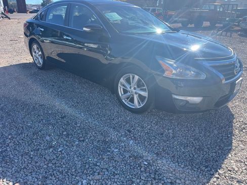 Used 2014 Nissan Altima 2.5 SV w/ Convenience Package image 7