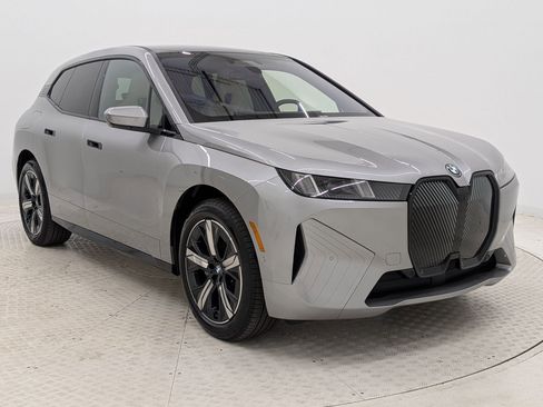 New 2026 BMW iX xDrive60 image 7