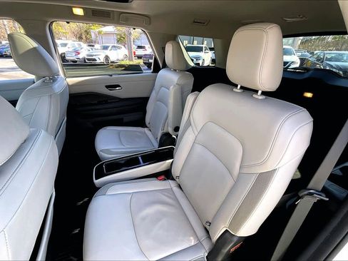 Used 2023 Nissan Pathfinder SL w/ SL Premium Package image 20