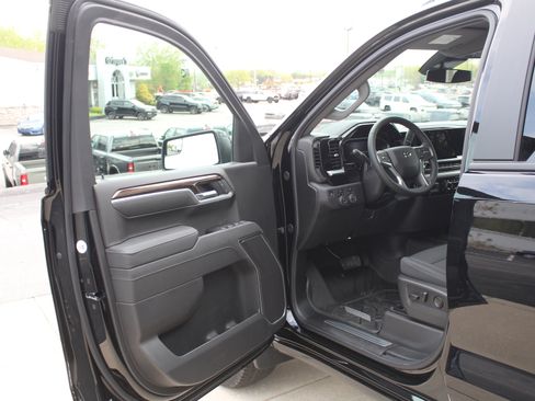New 2026 Chevrolet Silverado 1500 RST w/ Dark Appearance Package AWD/4WD image 8