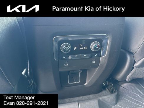 Used 2023 Chevrolet Tahoe Z71 w/ Luxury Package AWD/4WD image 19