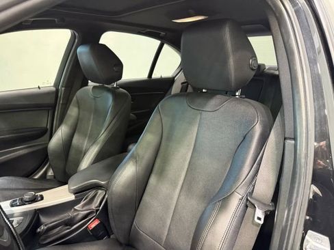 Used 2018 BMW 320i Sedan w/ Sport Package image 20