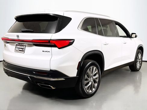 Used 2025 Buick Enclave Preferred AWD/4WD image 4