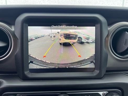 Used 2022 Jeep Wrangler Unlimited Willys image 18