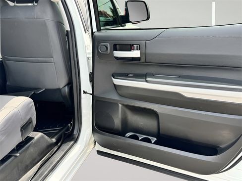 Used 2021 Toyota Tundra SR5 w/ Convenience Package image 30