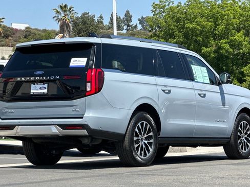 Certified 2025 Ford Expedition Max Platinum AWD/4WD image 3