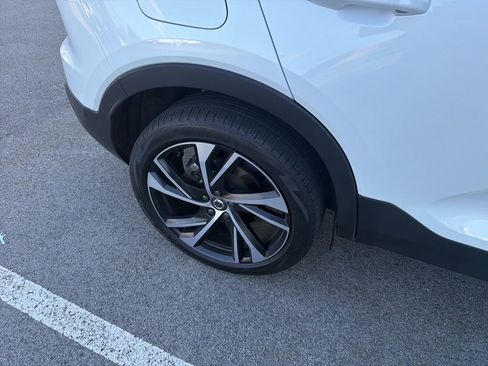 Used 2020 Volvo XC40 T5 R-Design w/ Protection Package Premier AWD/4WD image 5