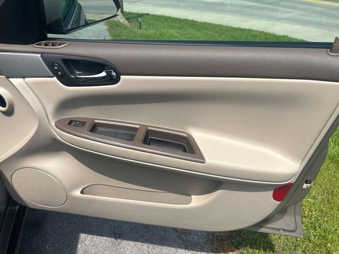 Used 2006 Chevrolet Impala LT w/ Preferred Equipment Group FWD image 10