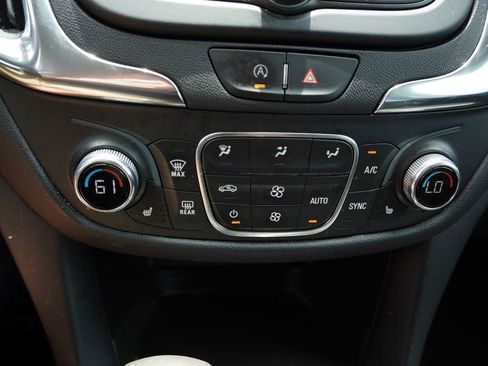 Used 2023 Chevrolet Equinox LT AWD/4WD image 6