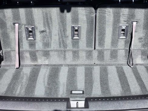 Used 2025 GMC Acadia Elevation w/ Elevation Premium Package image 14