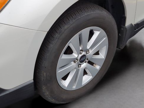 Used 2016 Subaru Outback 2.5i Premium image 12