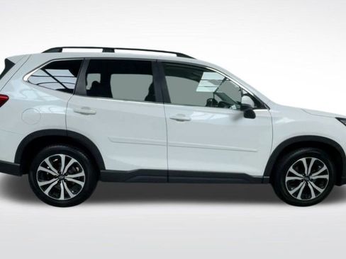 Used 2021 Subaru Forester Limited image 9