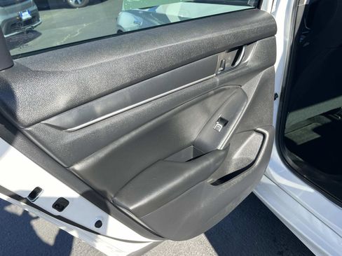 Certified 2019 Honda Accord Hybrid image 19