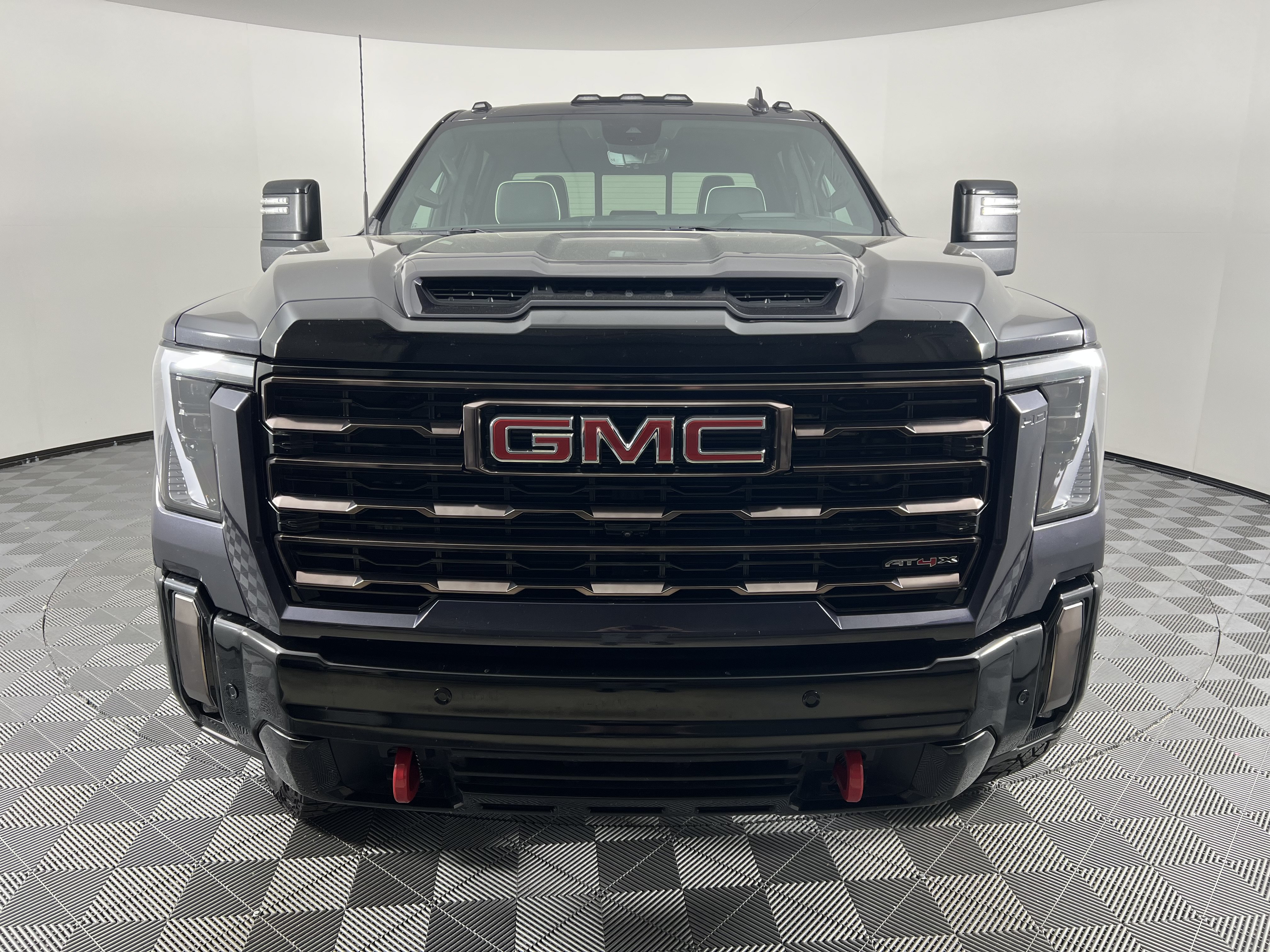 Used 2024 GMC Sierra 2500 AT4X AWD/4WD image 5
