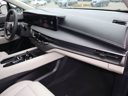 Used 2025 Nissan Murano SV image 25