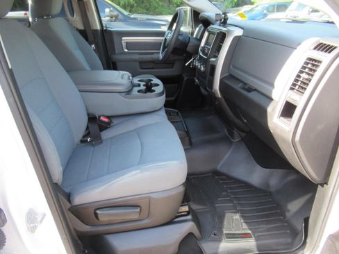 Used 2019 RAM 1500 Classic SLT AWD/4WD image 13