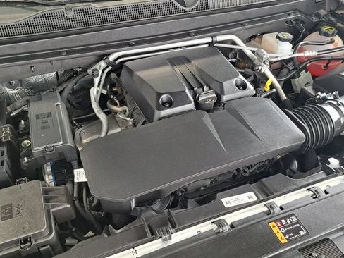 Used 2025 Chevrolet Colorado W/T w/ WT Custom Package AWD/4WD image 29