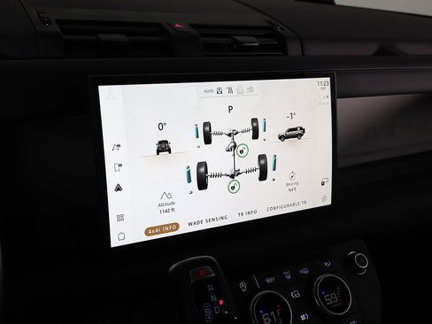 Used 2024 Land Rover Defender 110 SE image 47