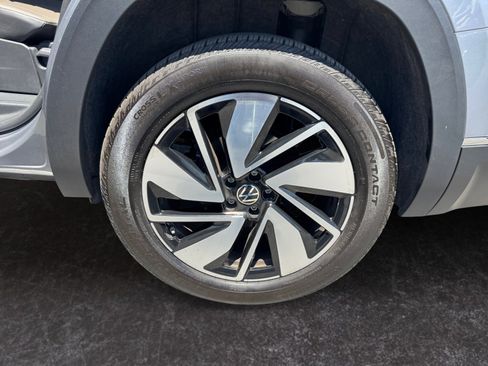 Used 2024 Volkswagen Atlas SEL AWD/4WD image 14