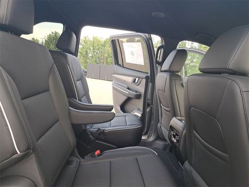 New 2026 Buick Enclave Preferred image 11