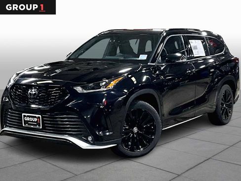 Used 2023 Toyota Highlander XSE image 1