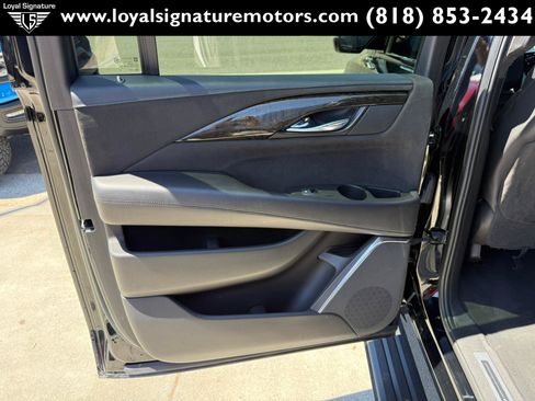 Used 2015 Cadillac Escalade ESV Platinum AWD/4WD image 21