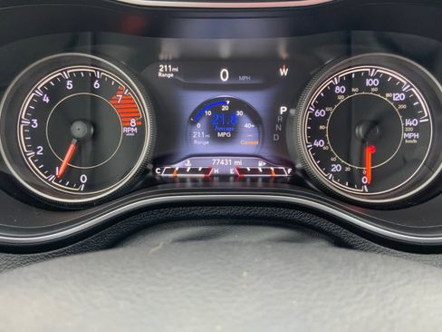 Used 2019 Jeep Cherokee Limited image 15