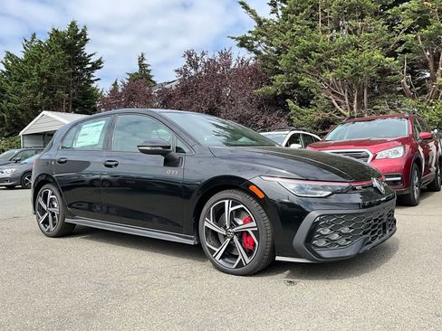 New 2025 Volkswagen GTI SE image 2