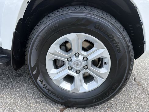 Certified 2024 Toyota 4Runner SR5 RWD image 23
